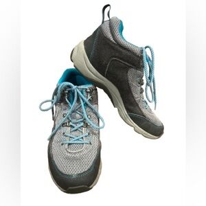 Bionic Women’s Gray and Blue Athletic Shoes Size 8.5 Needs Soles